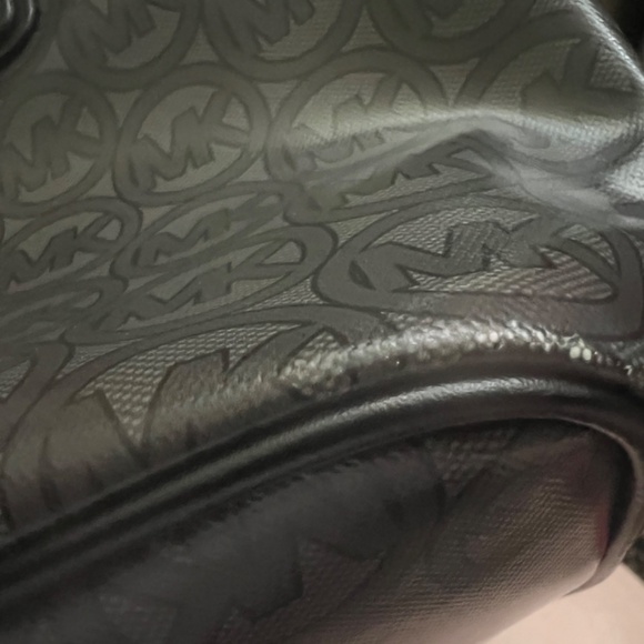 Michael Kors purse - Picture 2 of 6